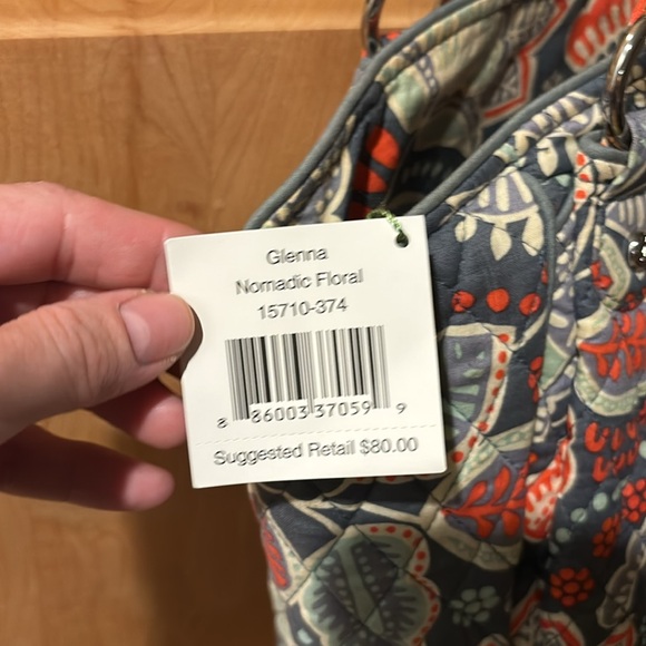 Vera Bradley Glenna Normadic shoulder, great size multiple pockets Brand New NWT - Picture 3 of 8